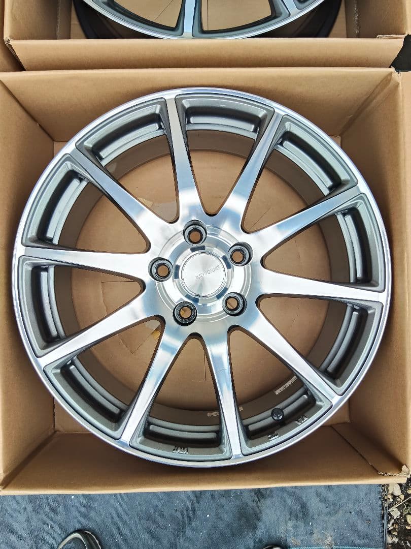 【新品未使用】エコフォルムCRS23 18インチ7J＋48 114.3 5H