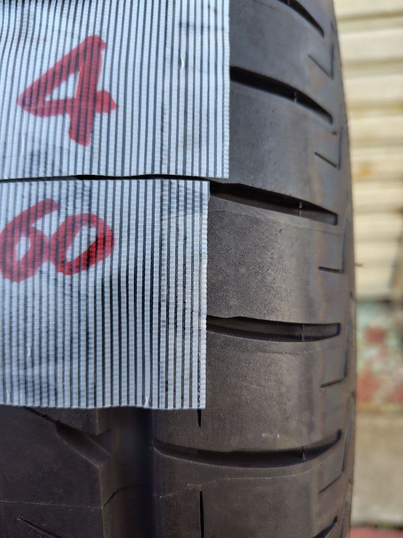 ブリジストン、LUFT.RV2 215/60R17 2023年製