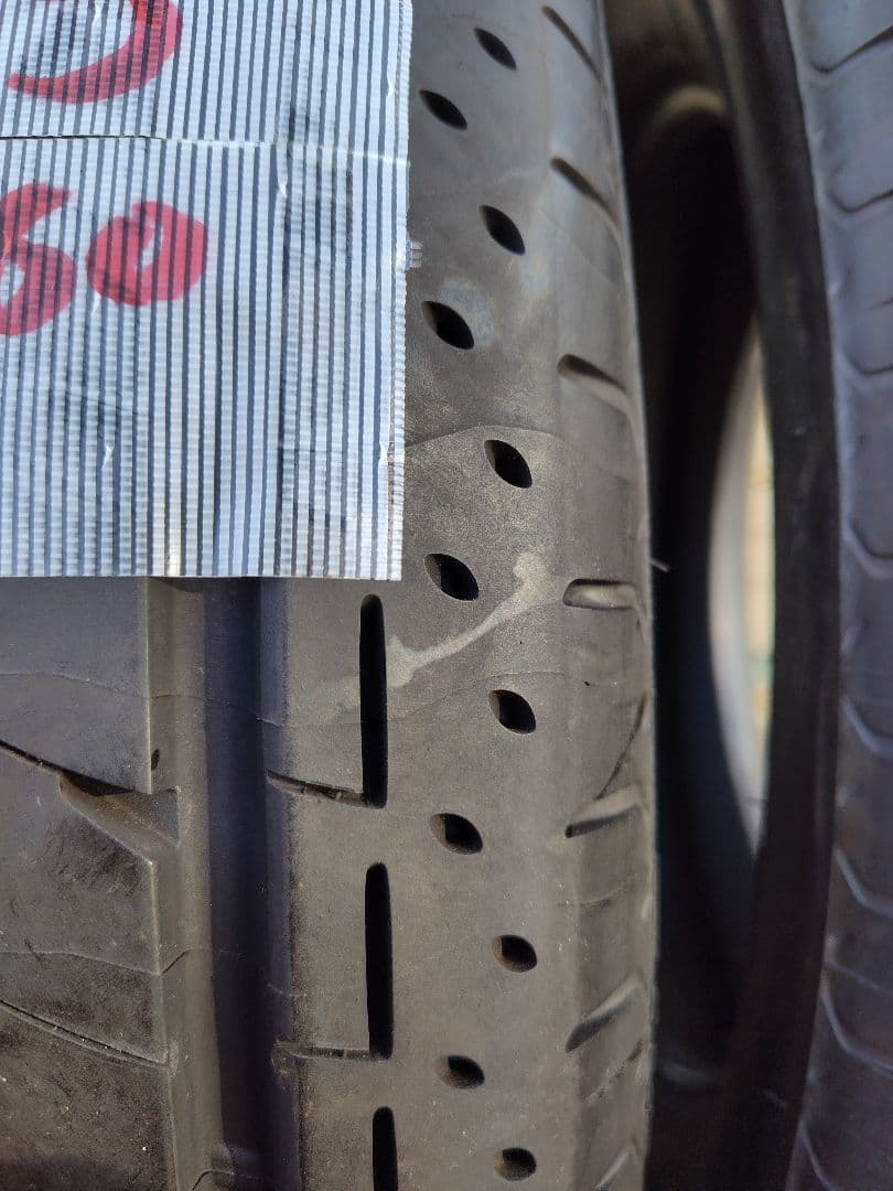 ブリジストン、LUFT.RV2 215/60R17 2023年製