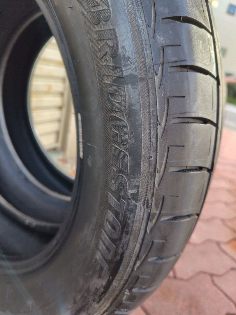 ブリジストン、LUFT.RV2 215/60R17 2023年製