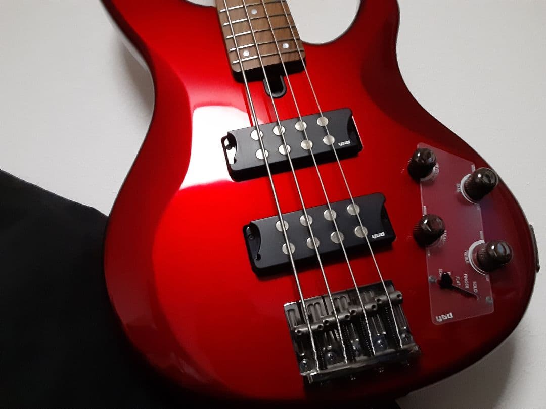 メルカリ便　Yamaha ヤマハ　trbx304 エレキベース　ケース付き