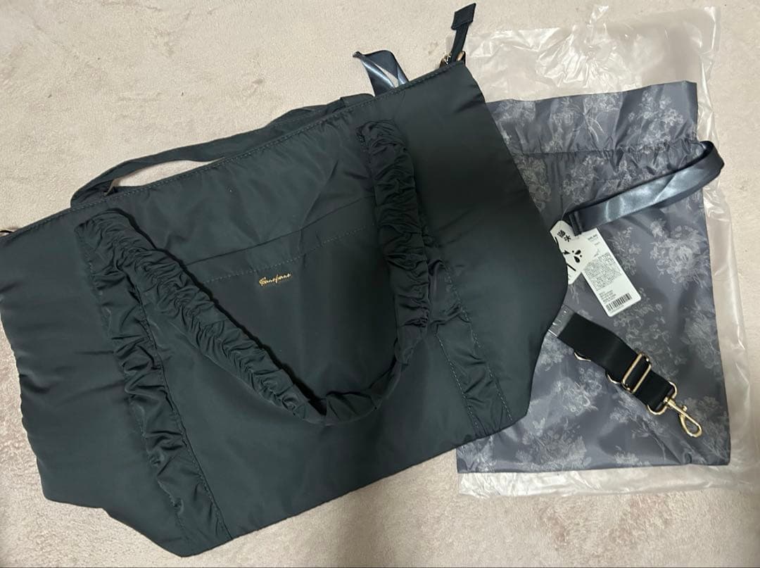 新品未使用　フランフラン　クラシックフラワー　トラベルバッグ　撥水加工