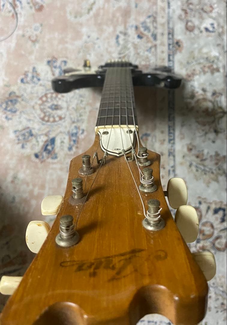 Aria 1702T Vintage カート・コバーン