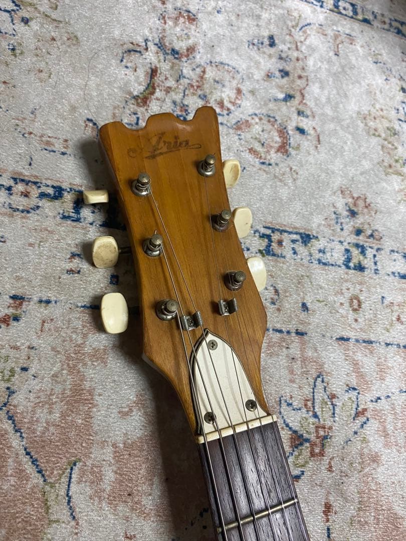Aria 1702T Vintage カート・コバーン
