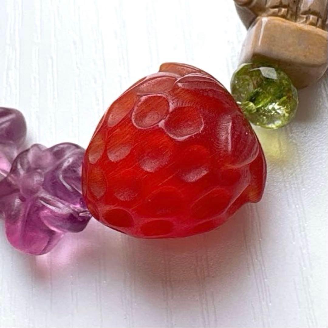 ピカピカ様♥️アラシャン らぶぶ＆フローライトお花・大粒苺ちゃん天然石ブレスレット