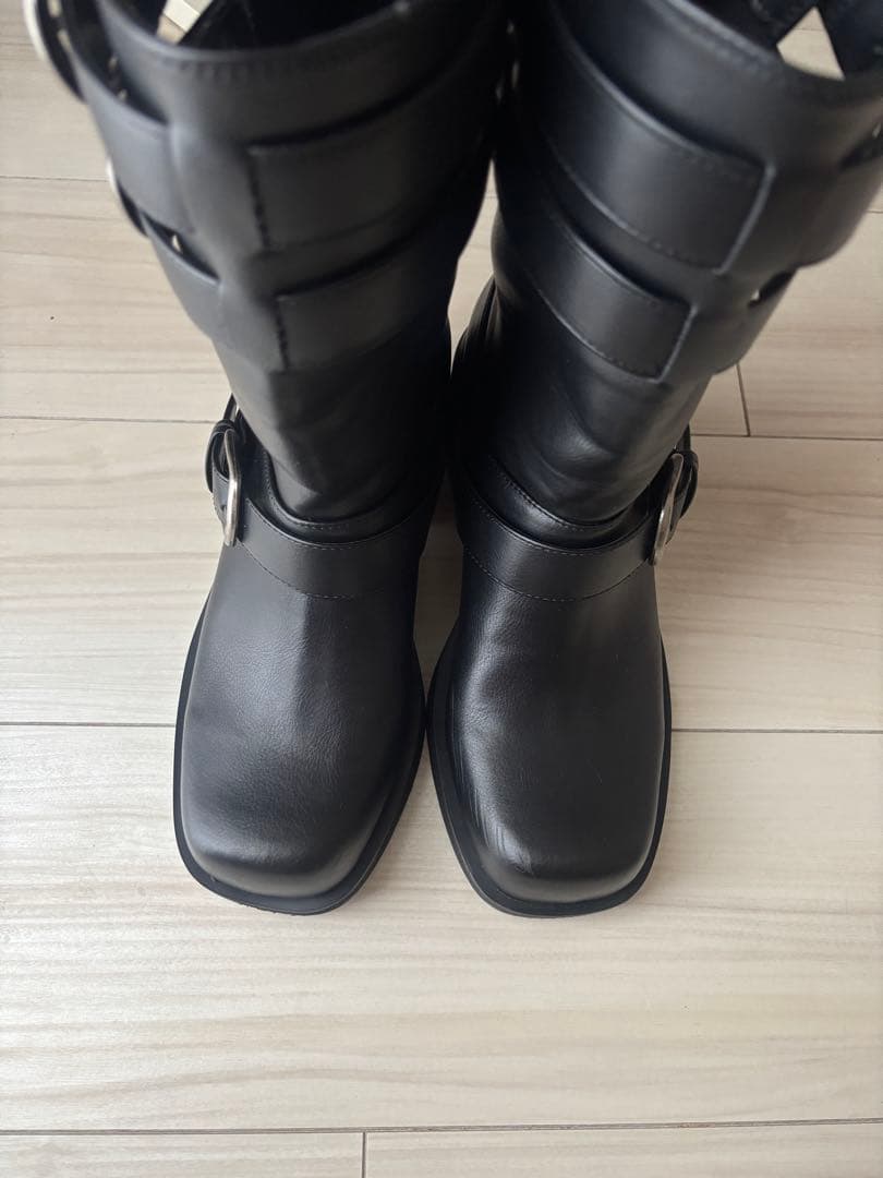 SIDE HOLE MIDDLE ブーツ　ベルト付き