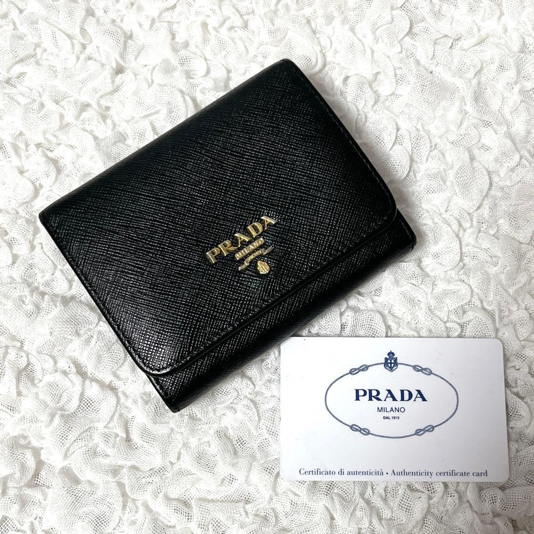 PRADA 三つ折り財布 ギャランティカード　コンパクト　プラダ　ゴールド　黒