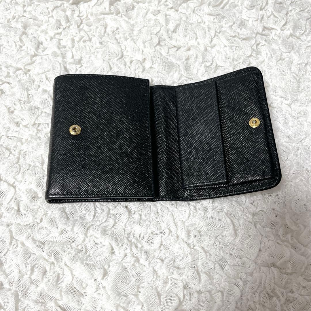 PRADA 三つ折り財布 ギャランティカード　コンパクト　プラダ　ゴールド　黒