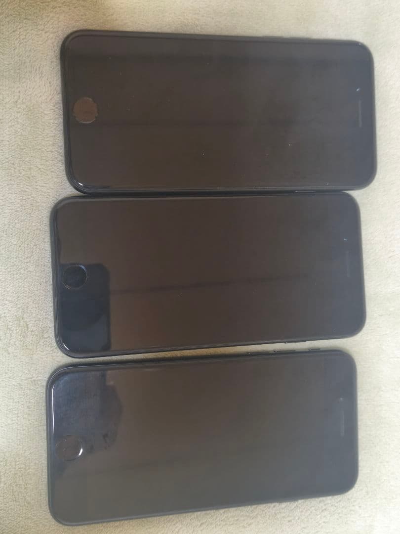 iPhone SE第二世代64GB 三台A happy smileさん専用 10