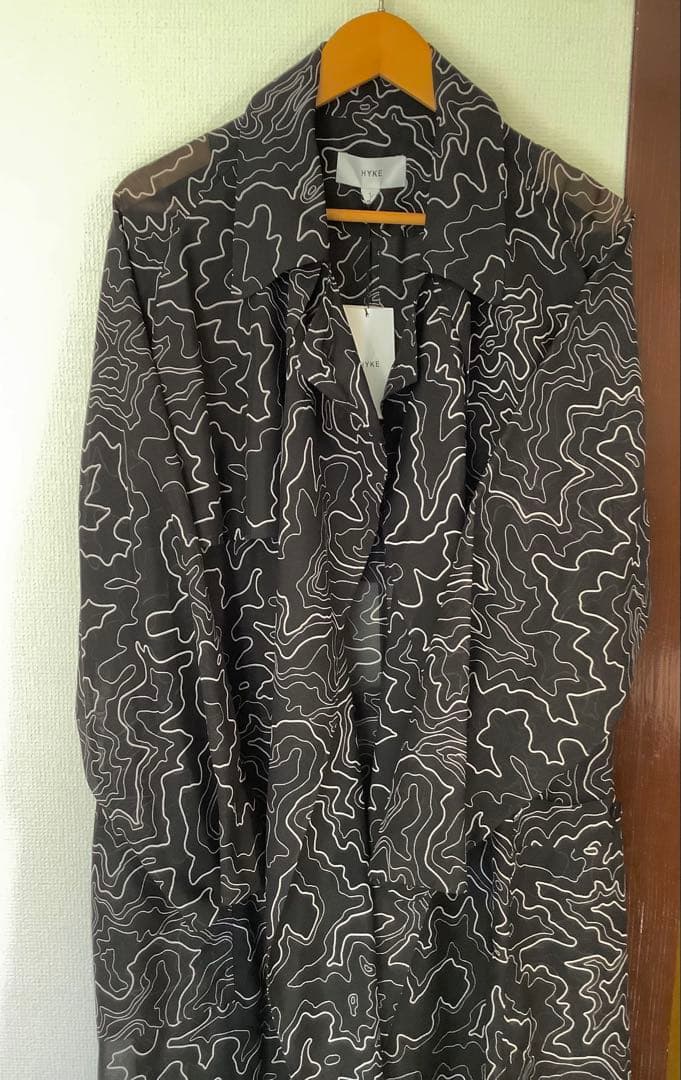 ハイク　CONTOUR LINE TRENCH COAT