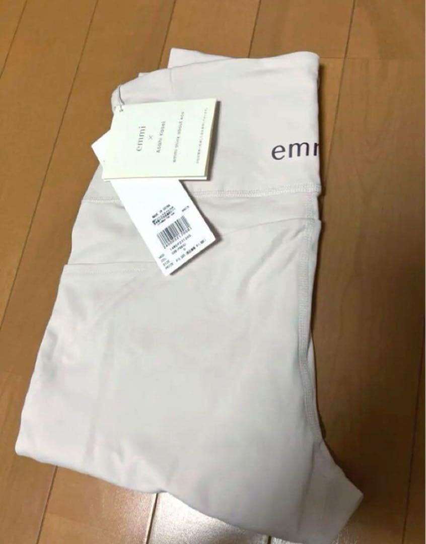 【emmi yoga】サステナレッチレギンス　ピンクベージュ