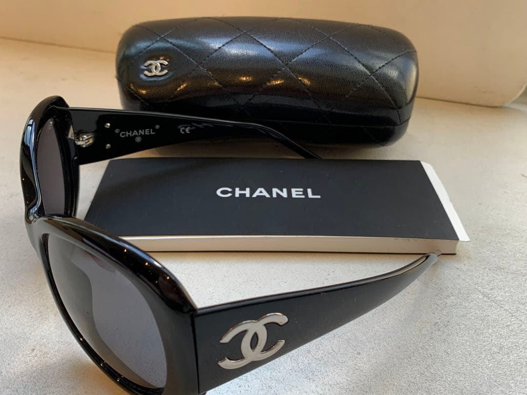 【極美品】CHANEL ココマーク　ブラック サングラス　現行モデル