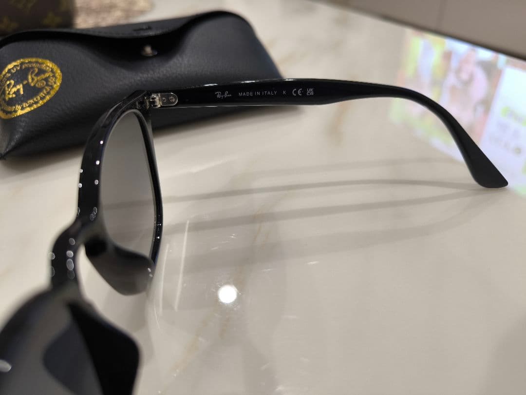 レイバン　RB4258-F