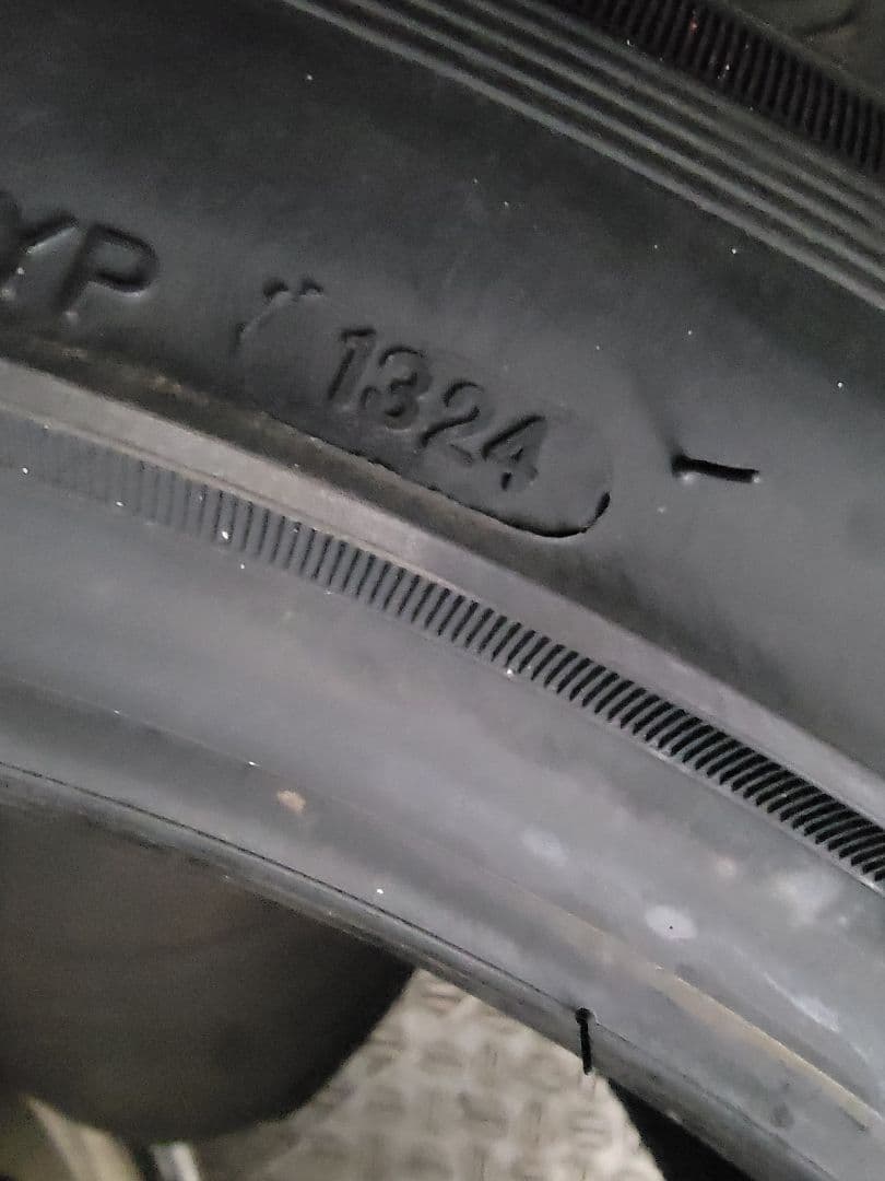 VALINO VR08GP 225/45R17 94W XL　２本