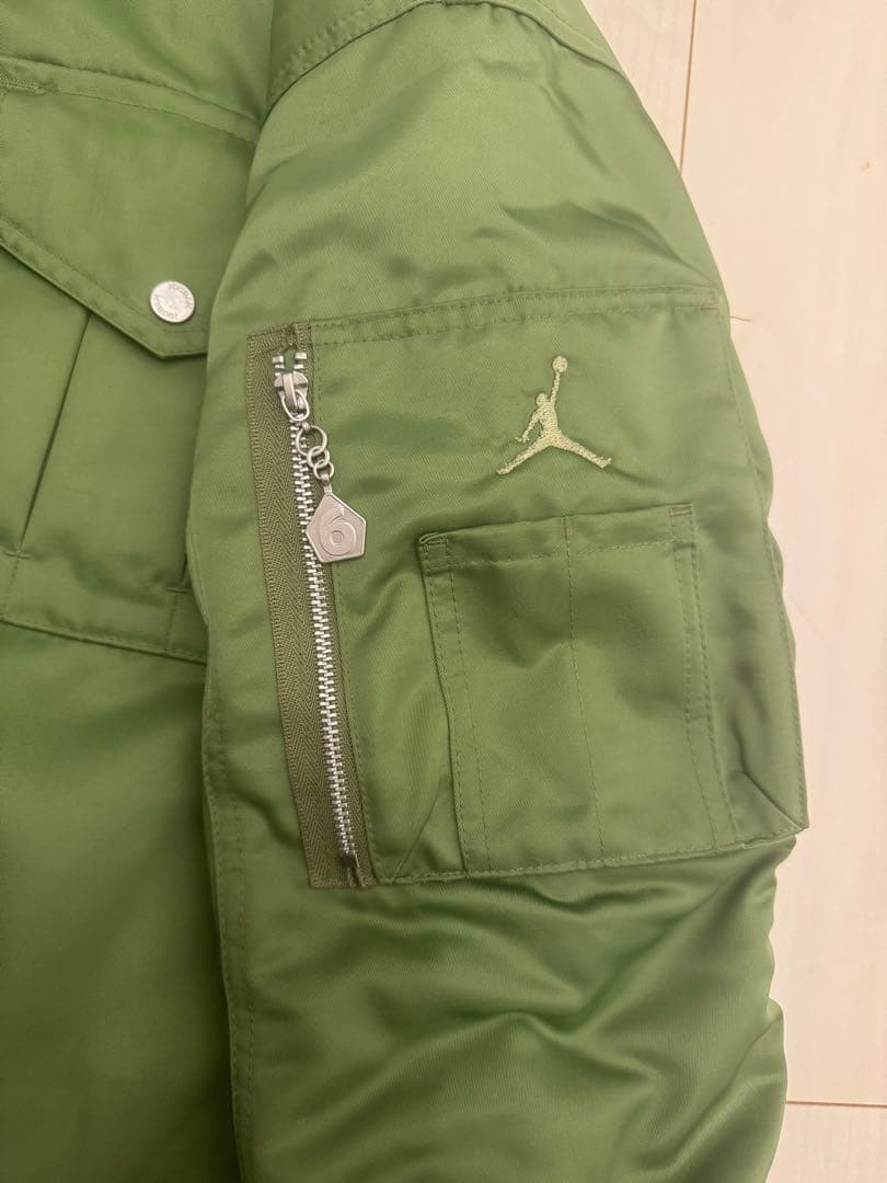 【最終値下げ】ジョーダン　Jordan フライトジャケット 緑　アウター　MA1