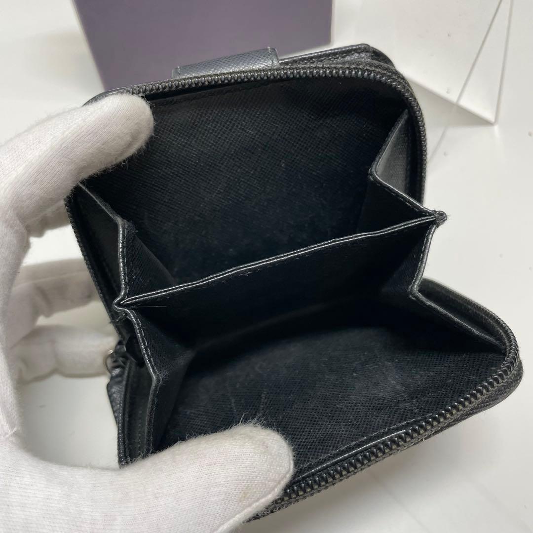 に*ん様 PRADA サフィアーノレザー 二つ折り財布 ブラック