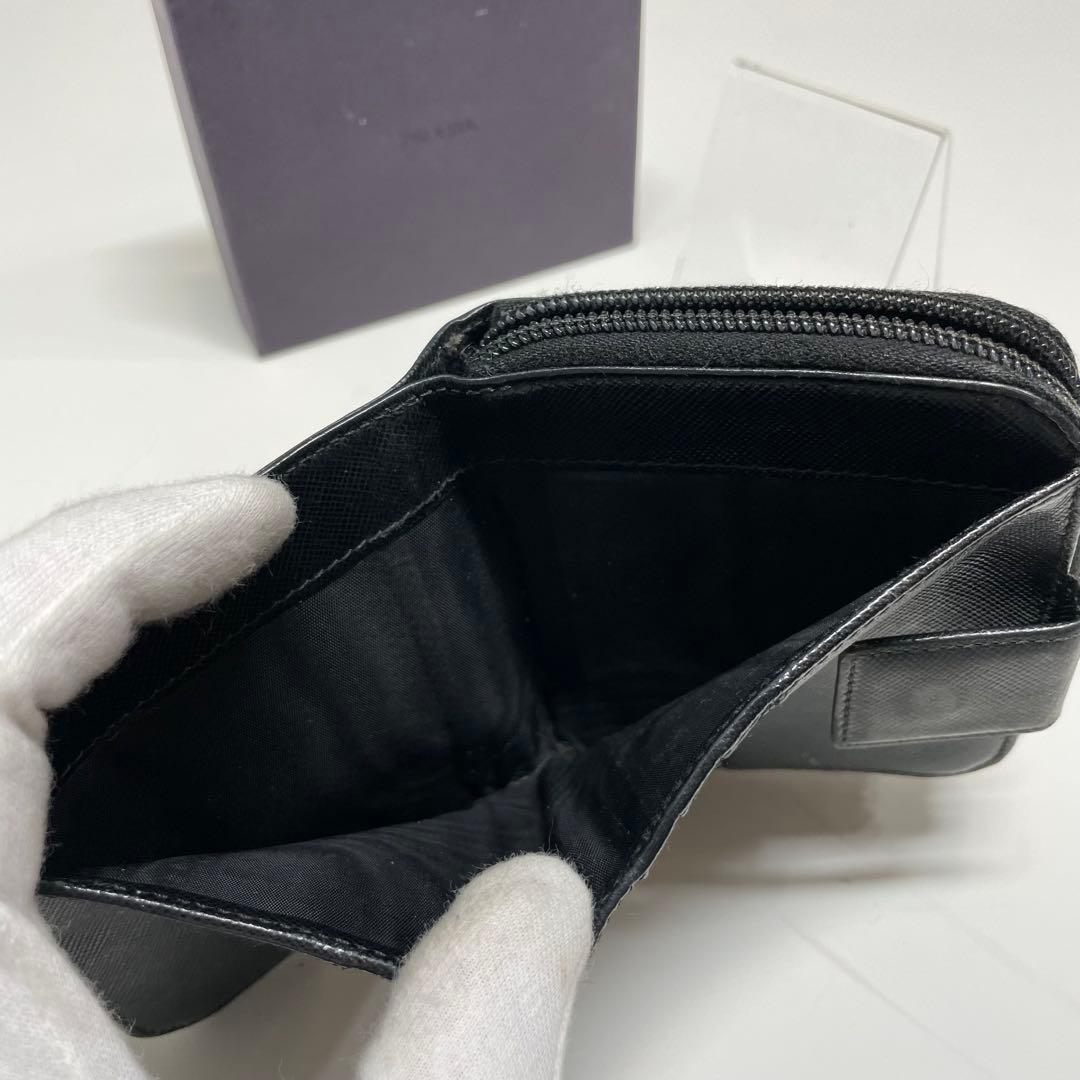 に*ん様 PRADA サフィアーノレザー 二つ折り財布 ブラック