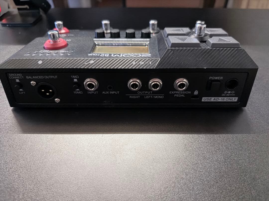 ベース ZOOM B2four