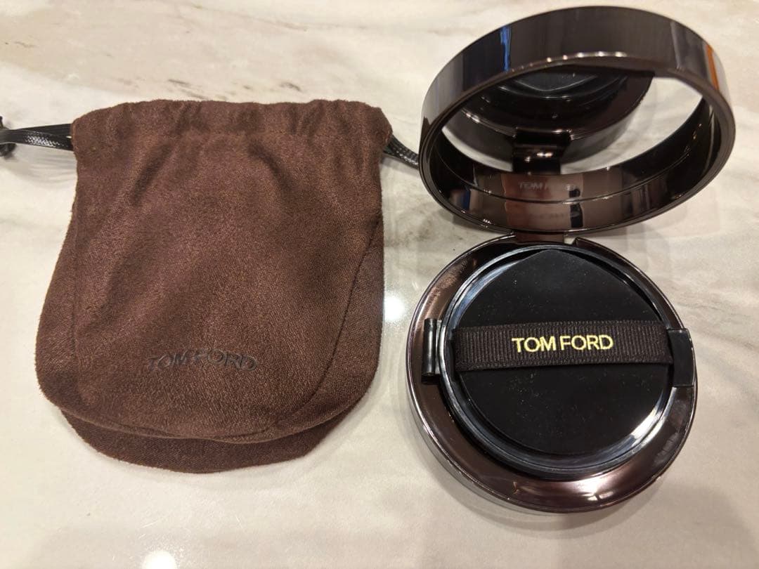 TOM FORD トムフォードクッションファンデーション　0.6 サンド
