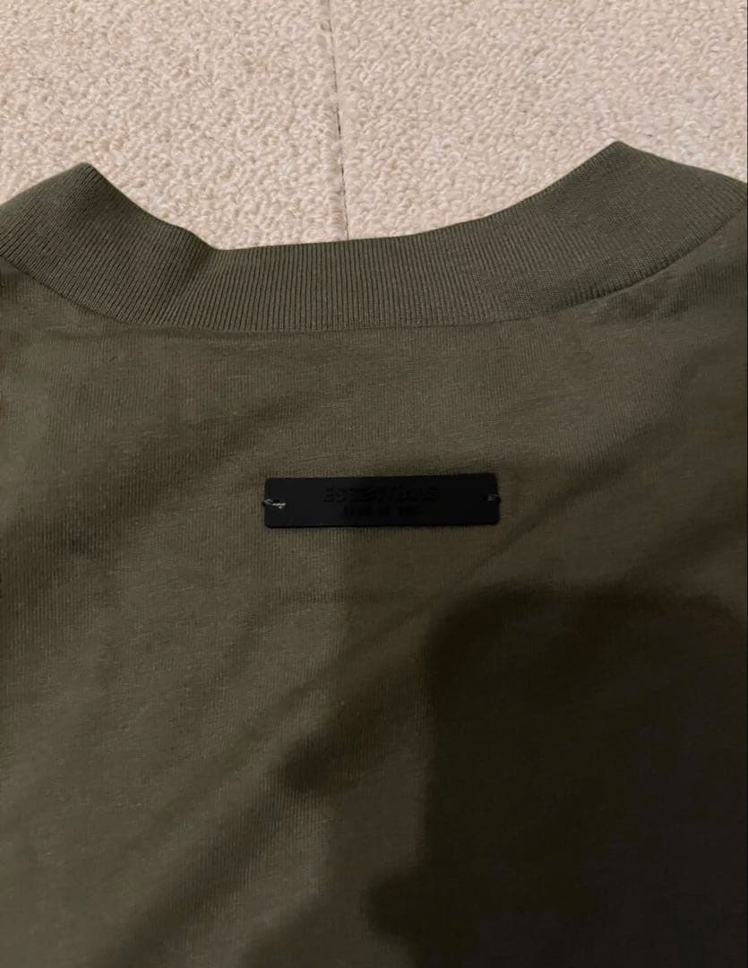 t*8様 Fear of God Essentials Tシャツ オリーブグリー