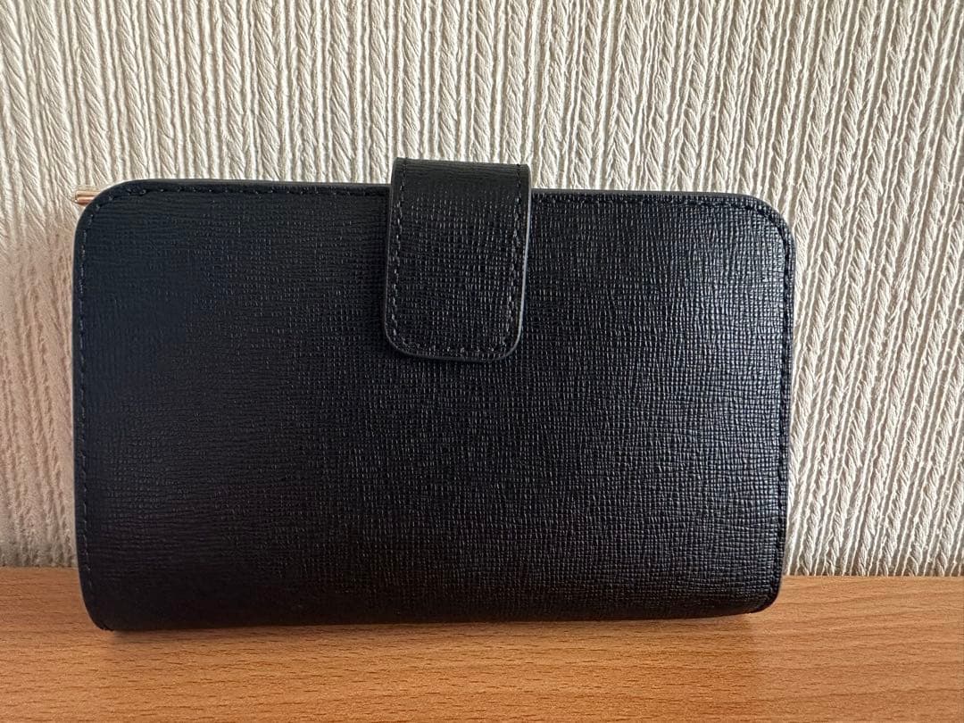 ☆新品未使用☆FURLA ブラック 二つ折り財布