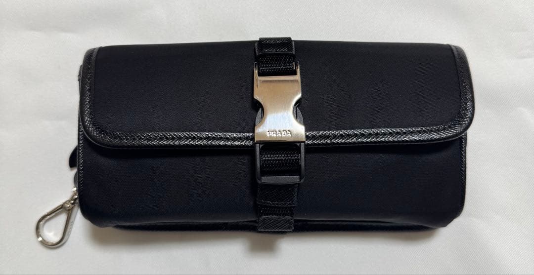 PRADA ブラックナイロンサングラスケース