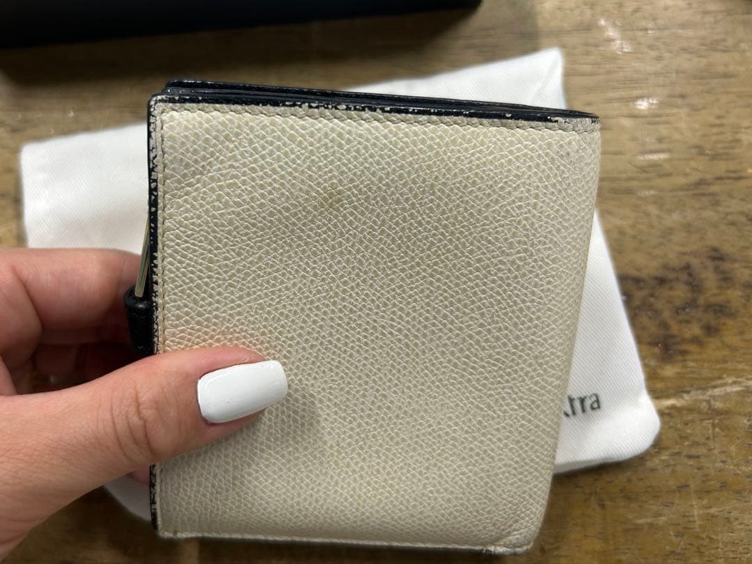 ヴァレクストラ　Valextra スナップ付き二つ折財布
