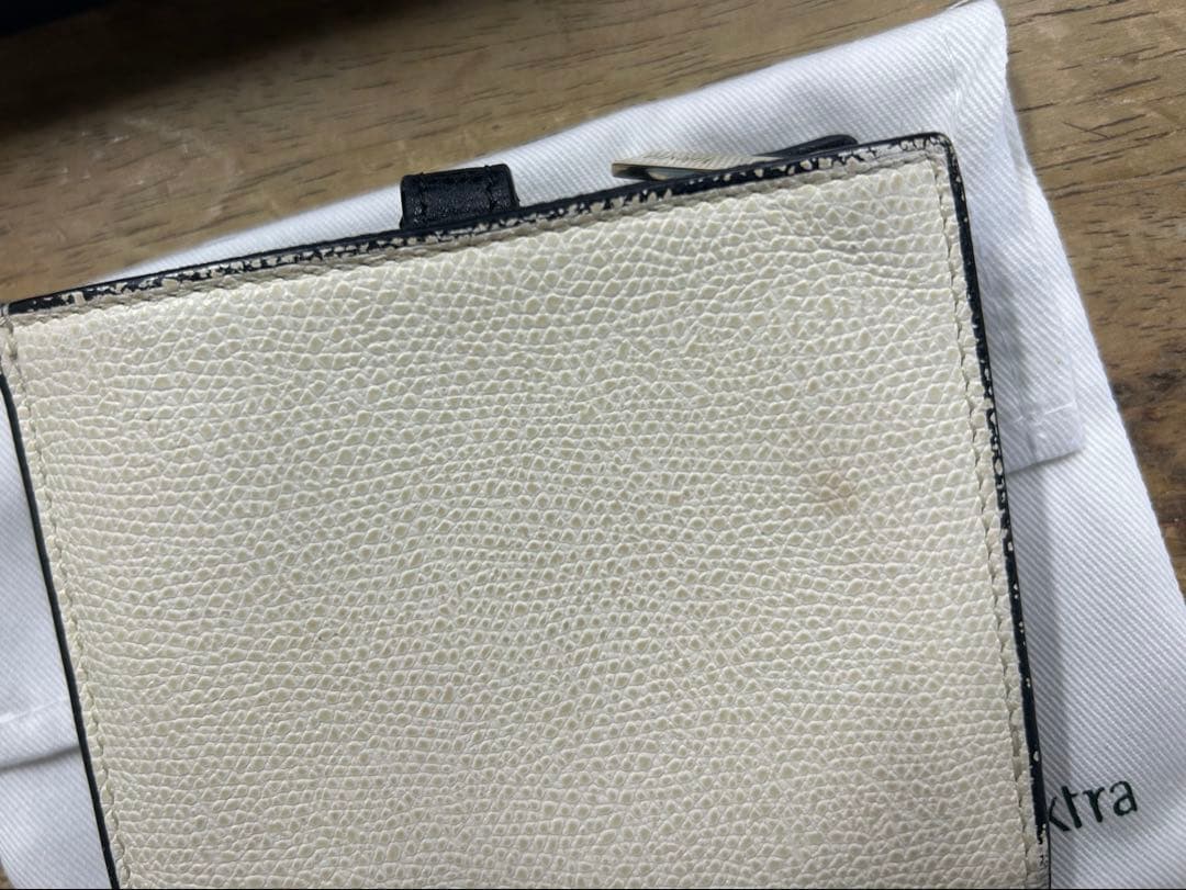 ヴァレクストラ　Valextra スナップ付き二つ折財布