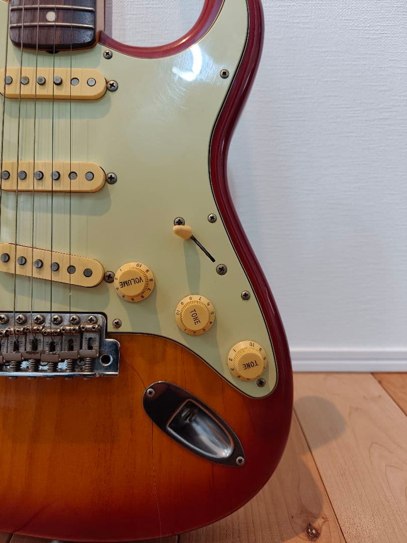 Fender Japan ストラトキャスター Q0シリアル