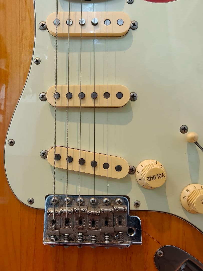 Fender Japan ストラトキャスター Q0シリアル