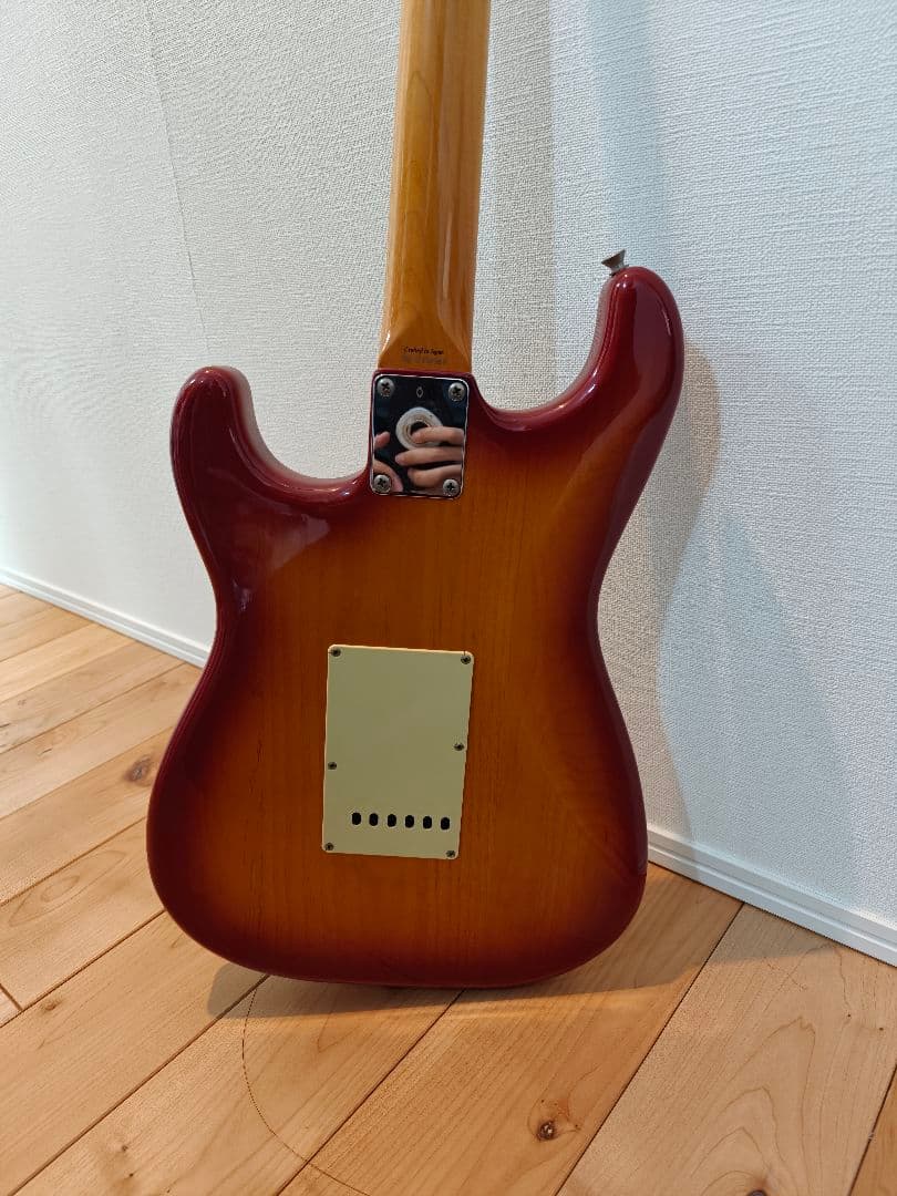 Fender Japan ストラトキャスター Q0シリアル