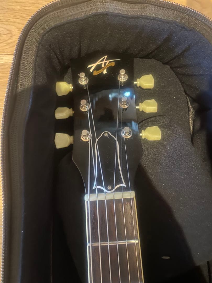 ギター Archtop Tribute AT135STP