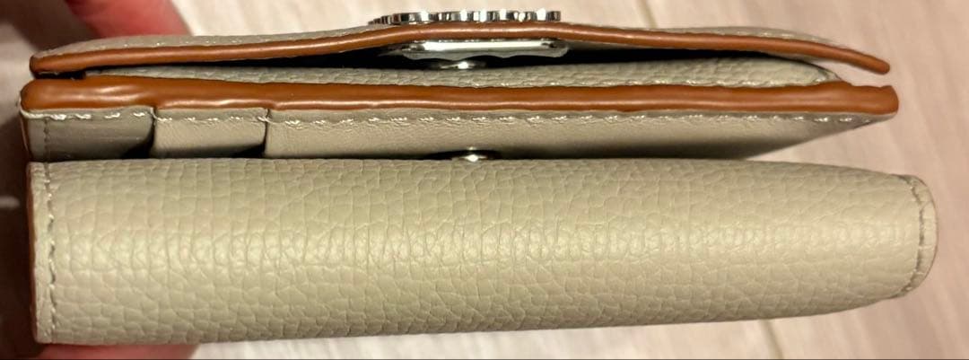 ある様　LOEWE ロエベ アナグラム トライフォールドウォレット 三つ折り財