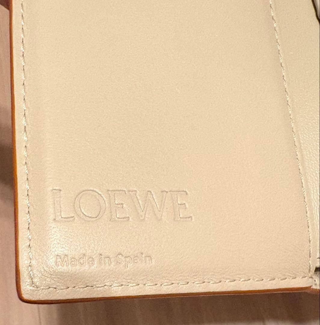 ある様　LOEWE ロエベ アナグラム トライフォールドウォレット 三つ折り財