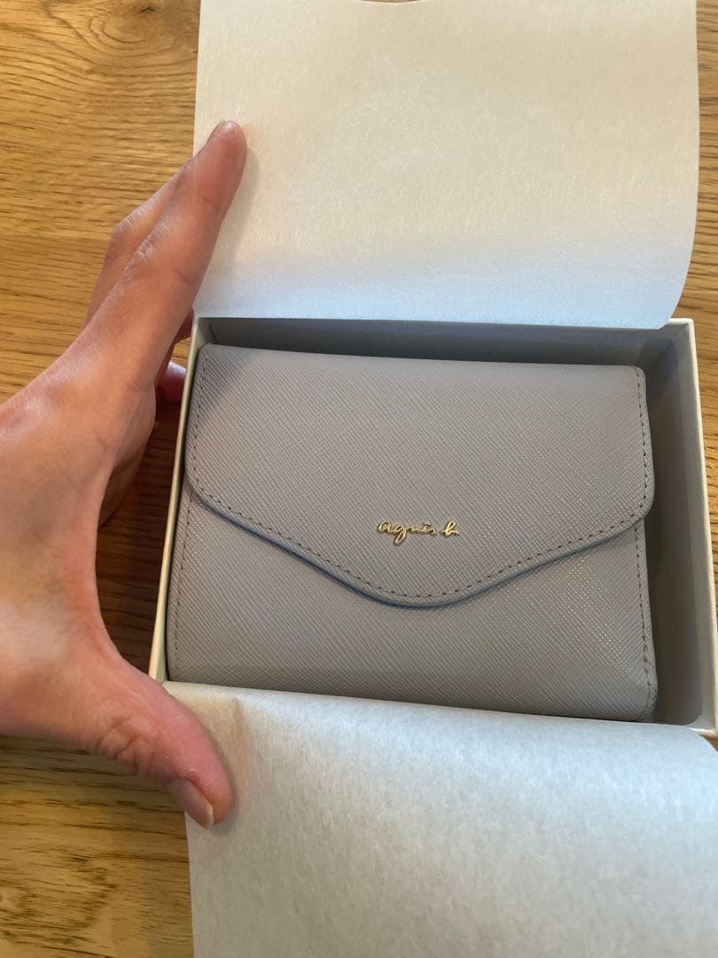 【美品】アニエス・ベー　財布　きれいな水色　三つ折り財布【土日限定10%オフ】