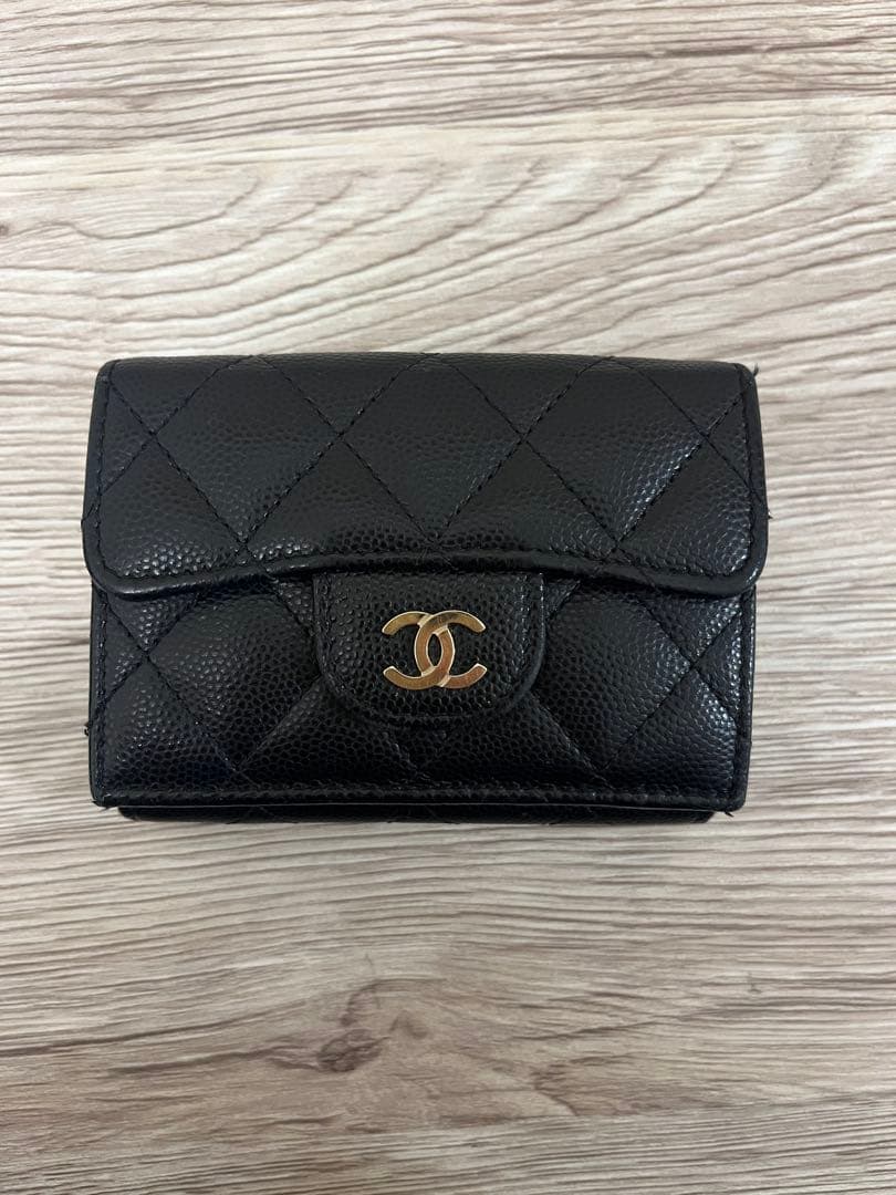 CHANEL シャネル　財布　キャビアスキン