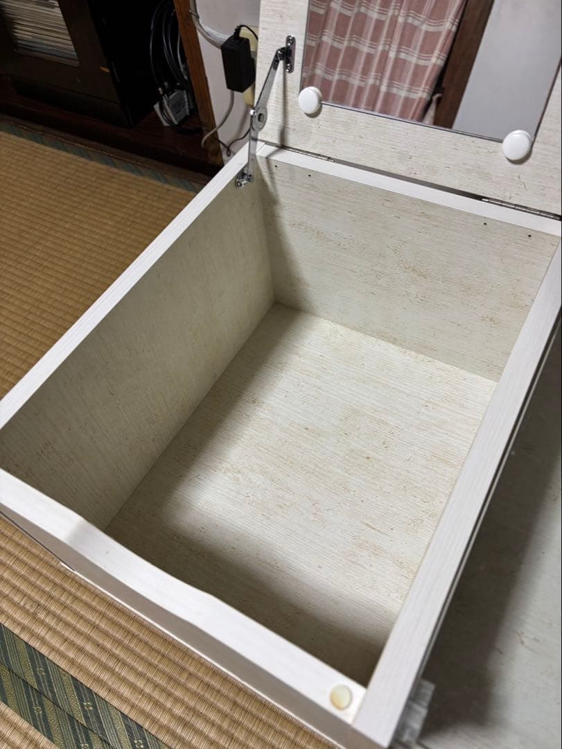 ニトリ　ドレッサーテーブル(1900円にお値下げ可能です。)