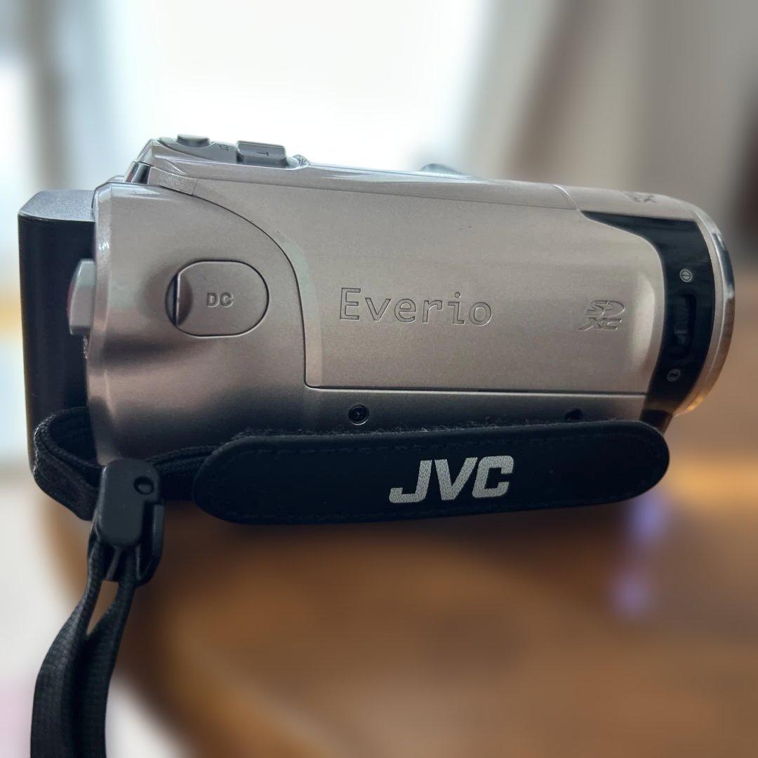 ビデオカメラ JVC Everio GZ- HM670-N