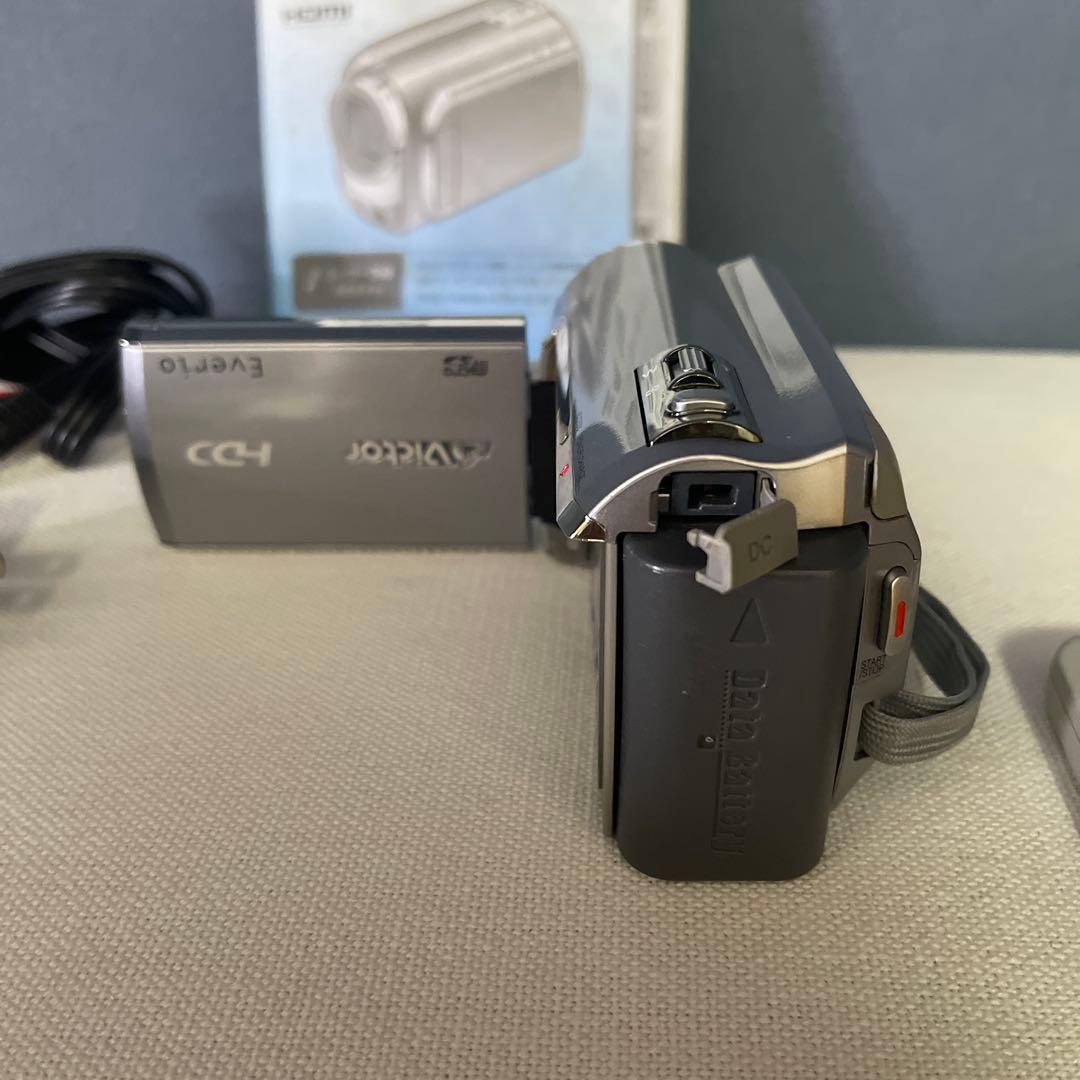 【美品】Victor ビデオカメラ GZ-MG840-S Everio ビクター