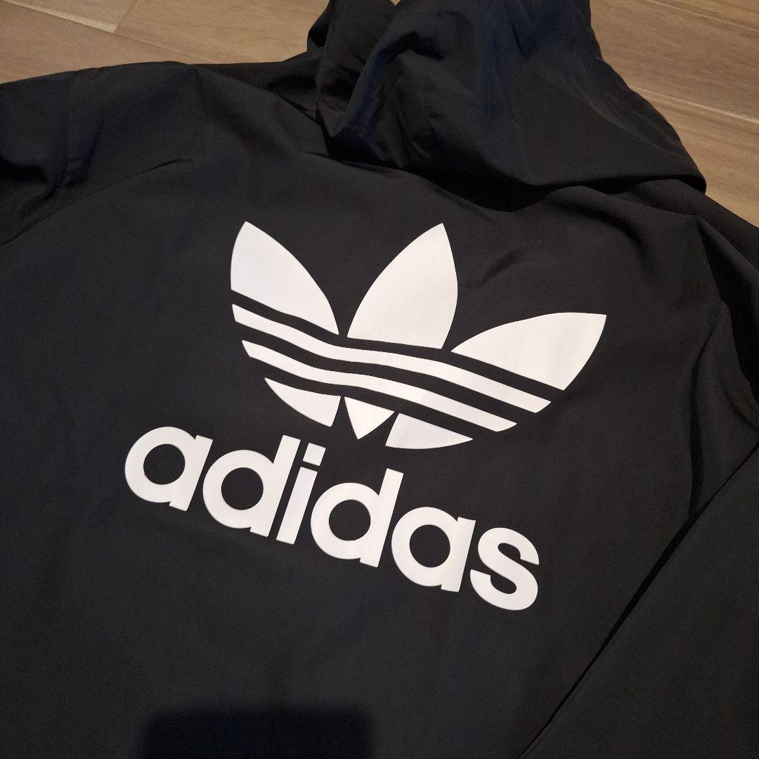 未使用 adidas フード付きジャケット 黒