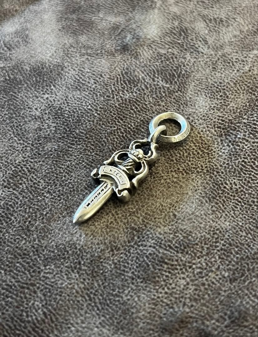 CHROME HEARTS クロムハーツ　ダガーチャーム　ペンダントトップ