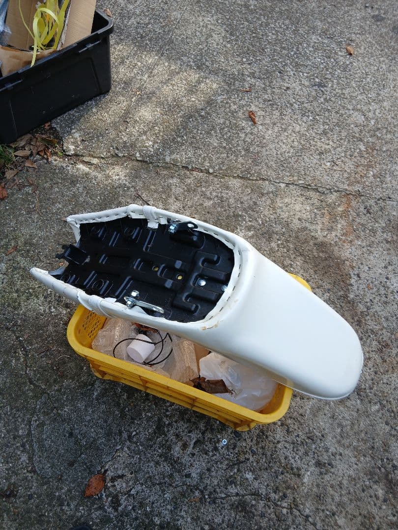 CM125　三段シート(エイプ用から加工)