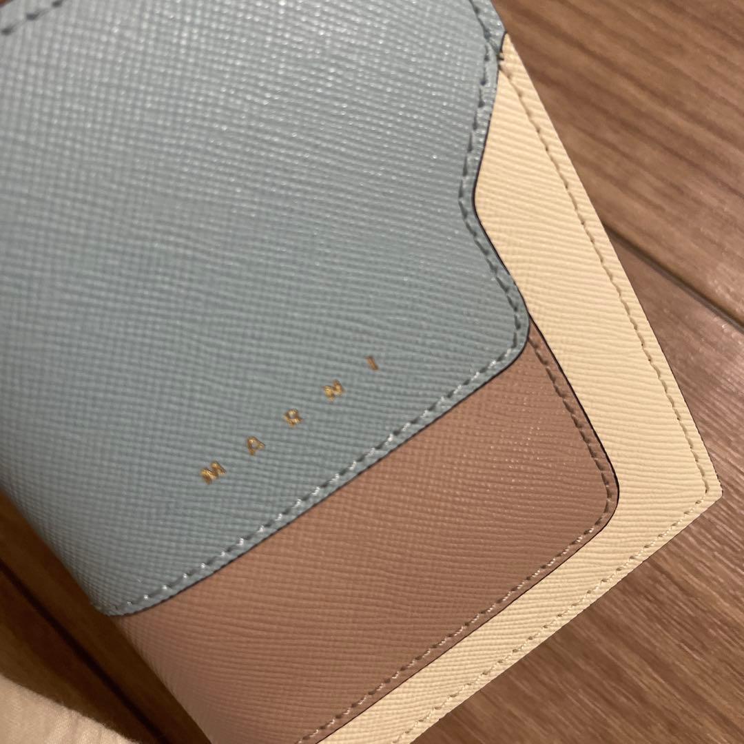 MARNI マルニ 二つ折り財布　コンパクトウォレット　小銭入れ付き