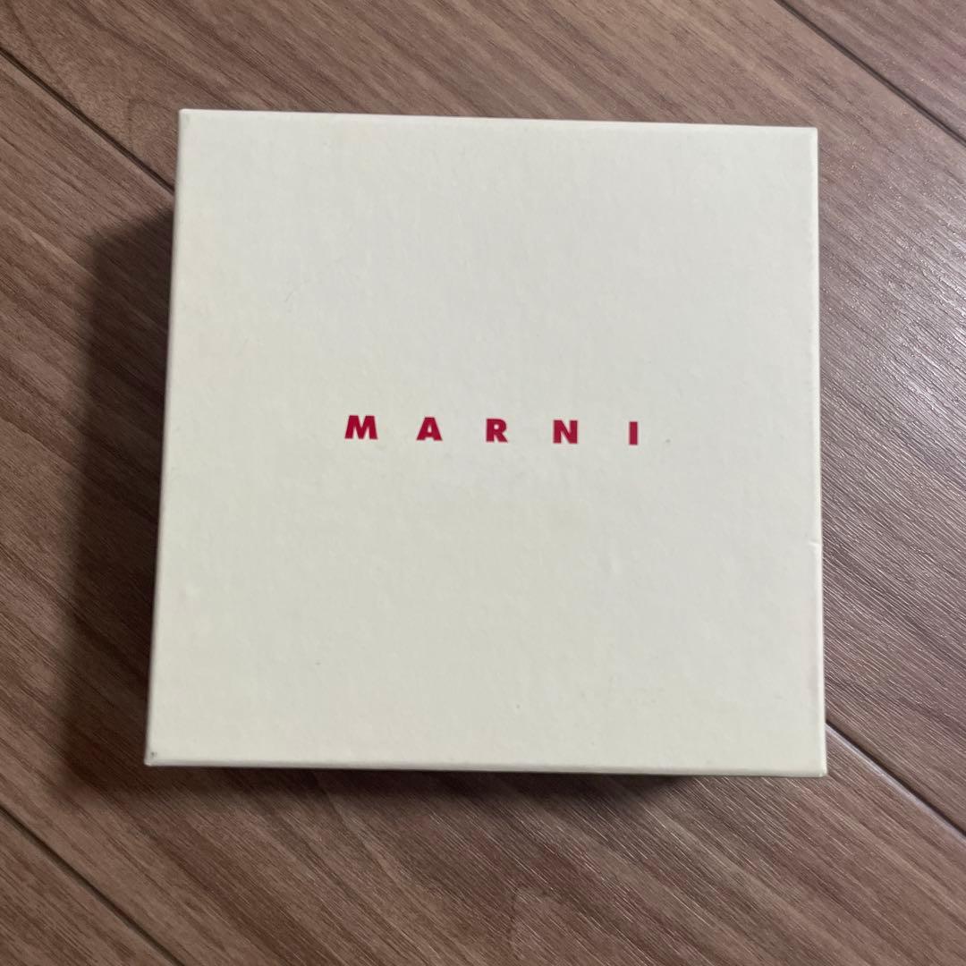 MARNI マルニ 二つ折り財布　コンパクトウォレット　小銭入れ付き