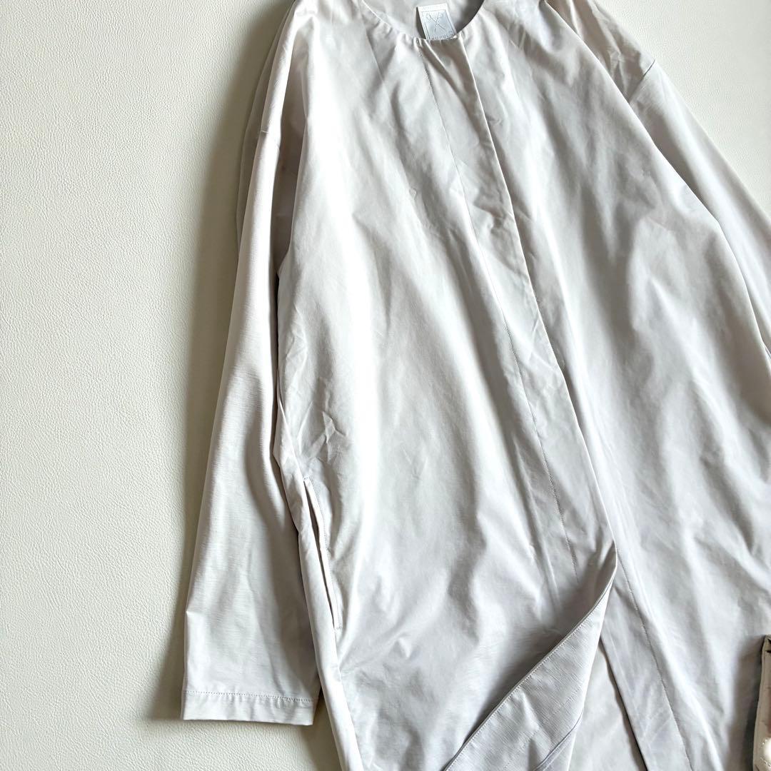 ◆美品◆3万◆日本製◆ププラ◆ノーカラーロングコート◆ストレッチ◆ライトグレー◆