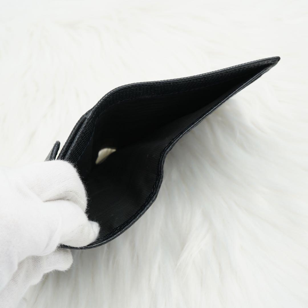 未使用品　箱付き　Salvatore Ferragamo 二つ折り財布　ヴァラ