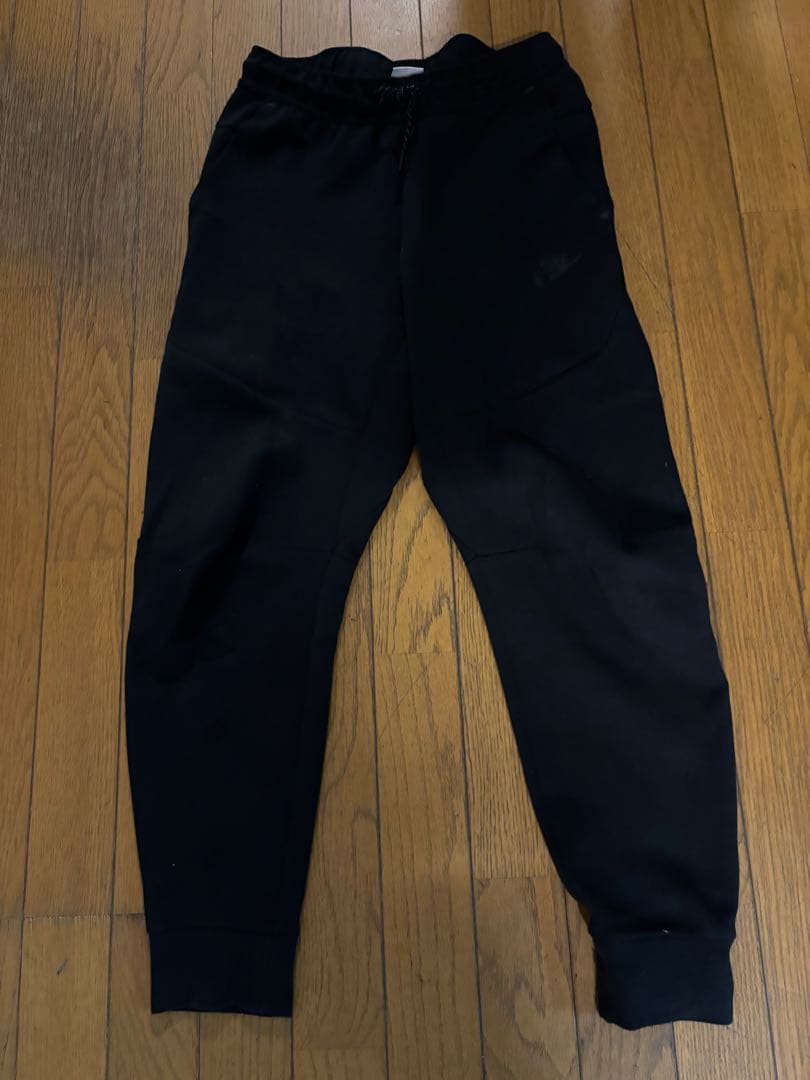 來！NIKE テックフリース セットアップ