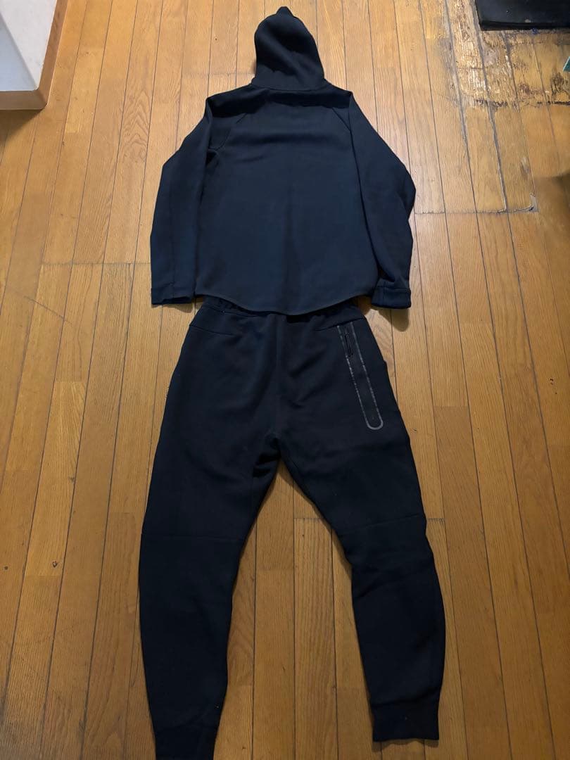 來！NIKE テックフリース セットアップ
