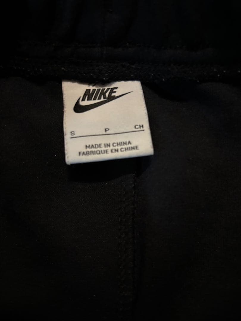 來！NIKE テックフリース セットアップ