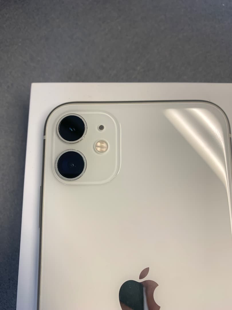超美品　国内版　SIMフリー　iPhone11 128GB ホワイト色